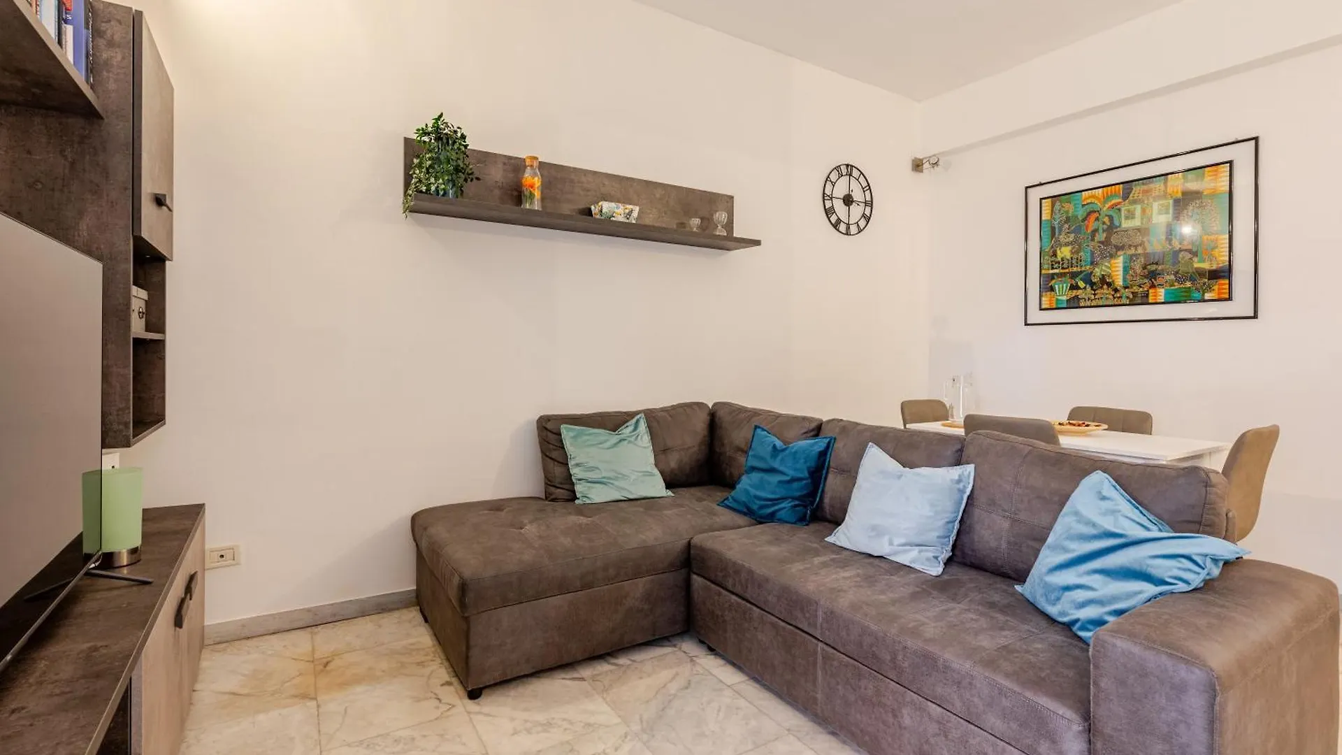 Modern Apartment In Portuense Rome