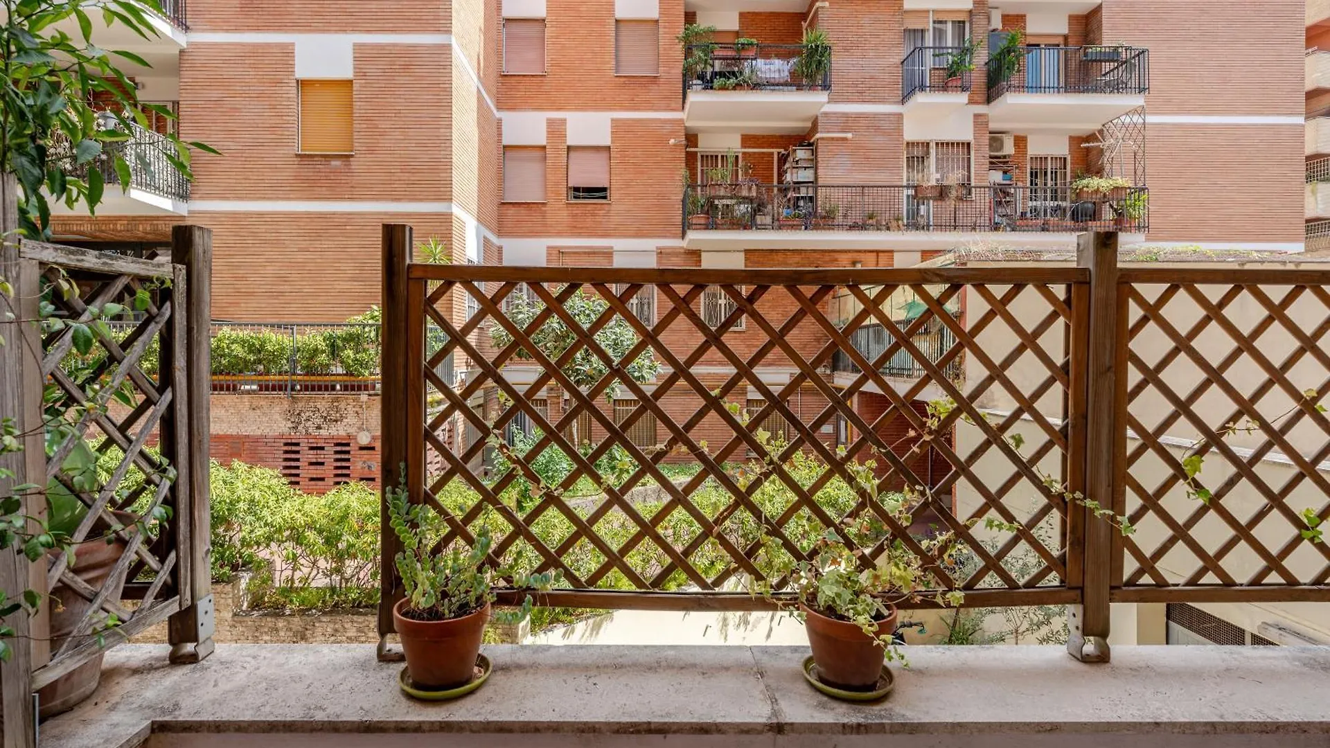 Modern Apartment In Portuense Rome