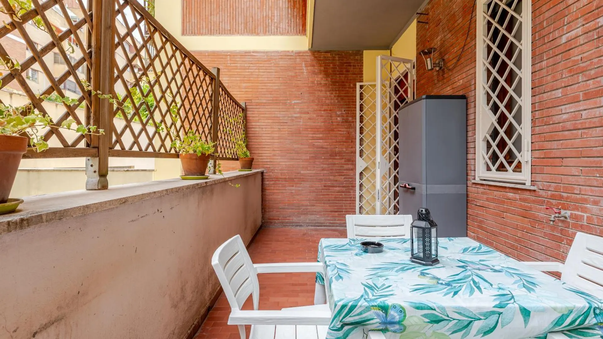 Modern Apartment In Portuense Rome Italy