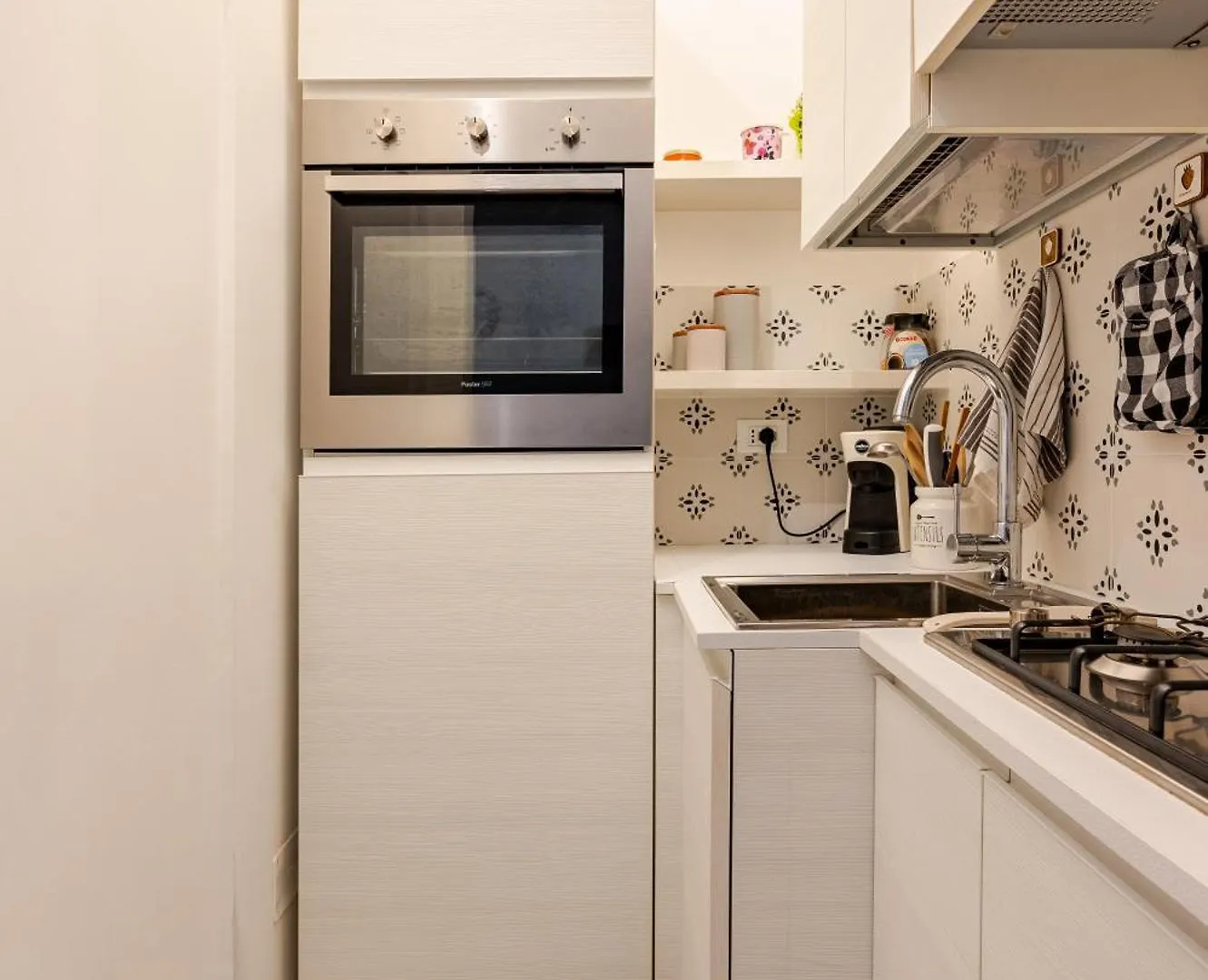 Modern Apartment In Portuense Rome 0*,